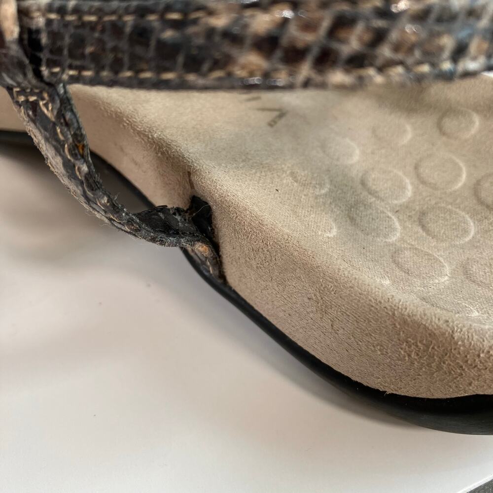 VIONIC Lizbeth Natural Snake Printed Medallion T-strap Thong Sandals WORN - Picture 11 of 16